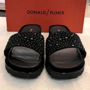 Donald Pliner Black Suede sandals/ flip flops